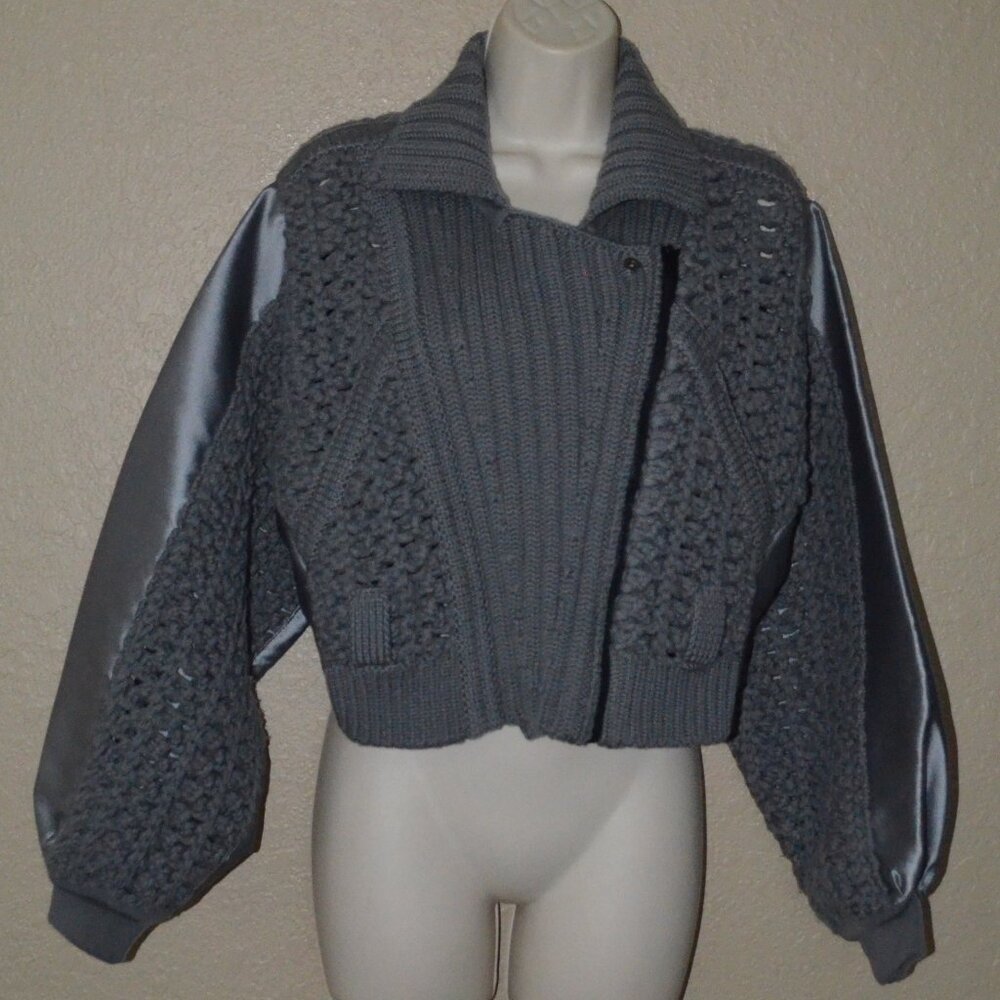 Sz 38 US 4 AVIU Gray Crop Chunky Knit Sweater Jacket with Satin Contrast Sleeves